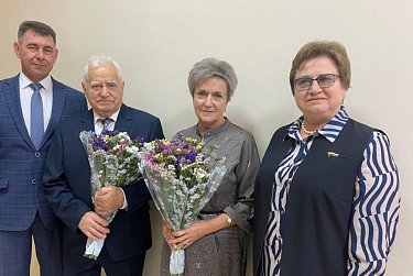 Депутаты поздравили учителей